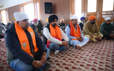 प्रकाशोत्सव पर भाजपा मेयर प्रत्याशी को किया सम्मानित