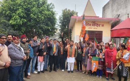 विधायक शिव अरोरा ने वार्ड न. 33 सिंह कॉलोनी मे किया घर-घर जनसंपर्क,विधायक बोले भाजपा राज मे हुआ रुद्रपुर का विकास*