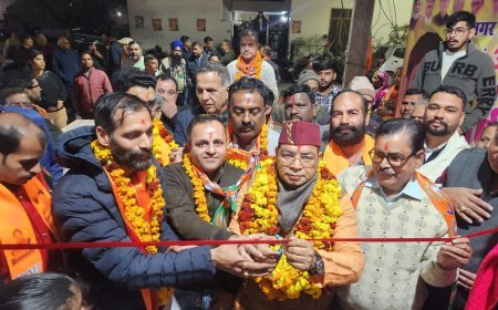 विधायक शिव अरोरा ने किया ताबड़तोड़ जनसंपर्क  बोले तीसरी भी जनता खिलायेगी नगर निगम रुद्रपुर मे कमल का फूल