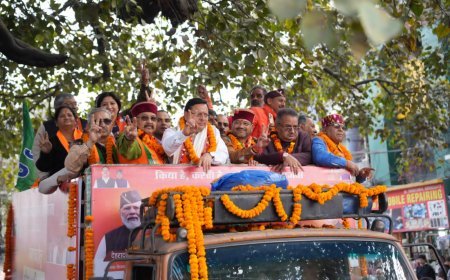 भाजपा मेयर प्रत्याशी सौरभ थपलियाल के रोड शो में उतरा जन सैलाब