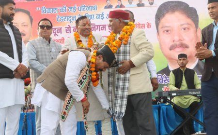 गढ़रत्न नरेंद्र सिंह नेगी ने दिया वीरेंद्र पोखरियाल को आशीर्वाद,भावुक हुए पोखरियाल -गरिमा मेहरा दसौनी