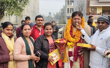 विकास शर्मा को बधाई देने वालों का लगा तांता