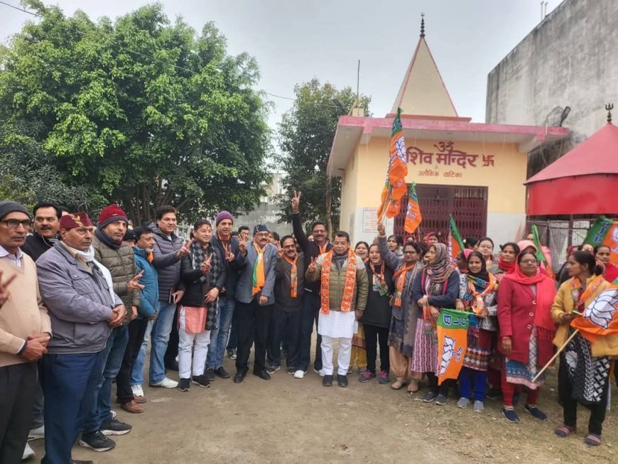 विधायक शिव अरोरा ने वार्ड न. 33 सिंह कॉलोनी मे किया घर-घर जनसंपर्क,विधायक बोले भाजपा राज मे हुआ रुद्रपुर का विकास*