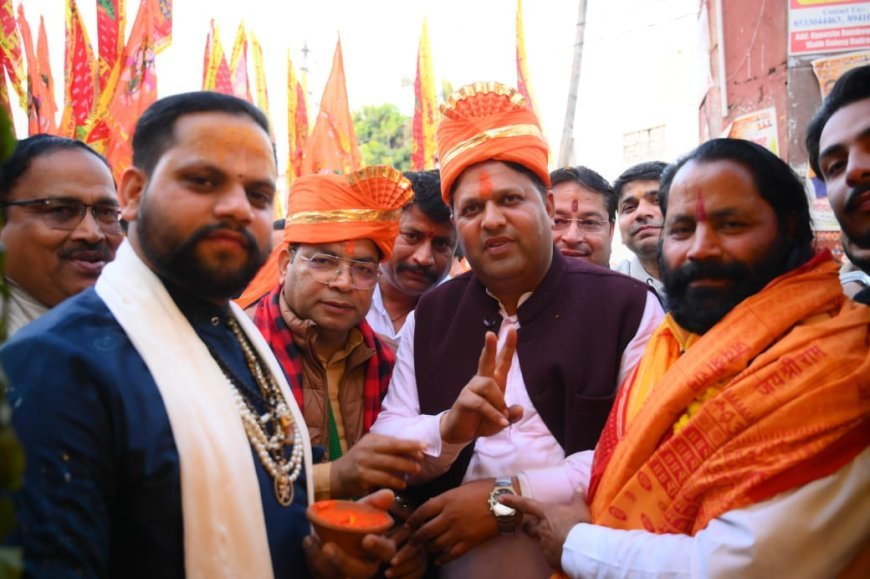 बालाजी शोभा यात्रा मे विकास शर्मा ने लिया आशीर्वाद