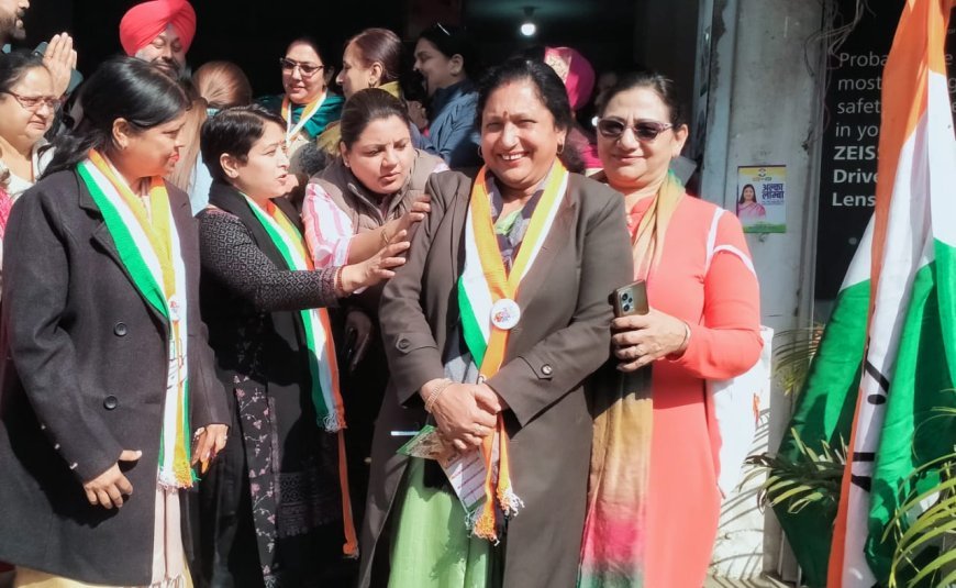 दिल्ली कालकाजी, अलका लांबा के प्रचार के लिए पहुंची मीना शर्मा