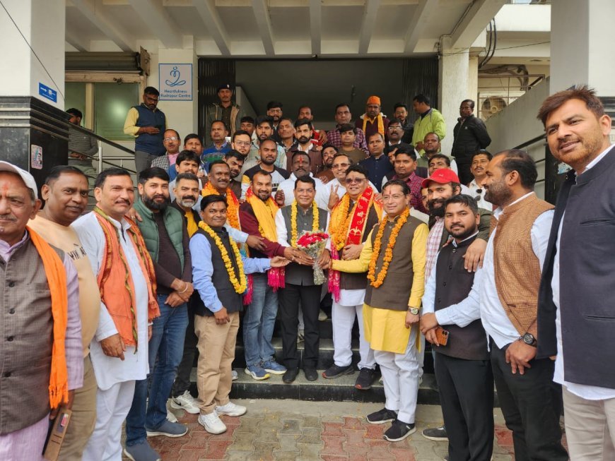 विधायक शिव अरोरा ने नवनियुक्त मंडल अध्यक्षों का अपने कार्यालय पर किया स्वागत*
