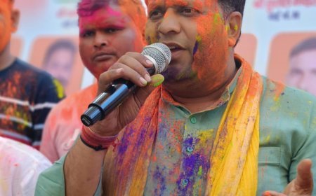 महापौर विकास शर्मा ने नगर निगम परिवार के साथ मनाया होली मिलन समारोह