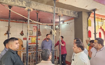 महापौर ने अटरिया मंदिर में चल रहे कार्याे का लिया जायजा