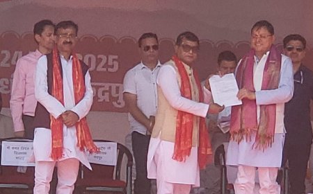 *विधायक शिव अरोरा ने मुख्यमंत्री पुष्कर सिंह धामी को रुद्रपुर क्षेत्र की विभिन्न मांगो को लेकर सौपा ज्ञापन*