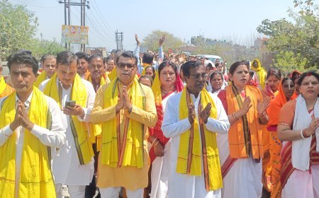 अखण्ड नाम कीर्तन से पूर्व मुखर्जीनगर मे निकली कलश यात्रा मे शामिल हुऐ विधायक शिव अरोरा*