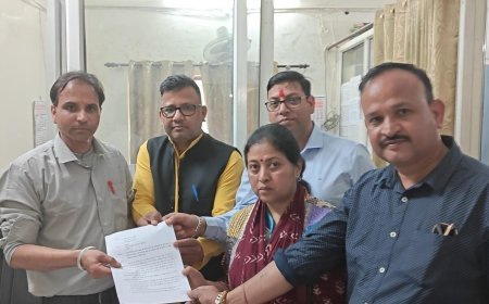 कांग्रेस पार्टी के एक प्रतिनिधि मंडल ने जिला निर्वाचन अधिकारी के माध्यम से चुनाव आयुक्त,राज्य निर्वाचन आयोग के नाम ज्ञापन सौंपा