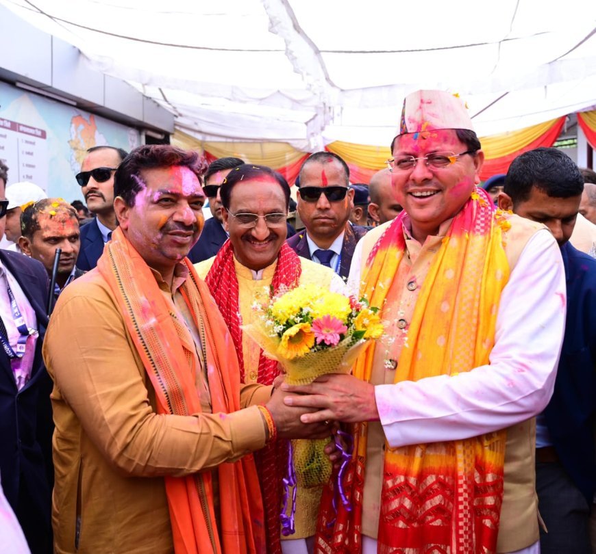 भाजपा मुख्यालय मे बिखरे होली के रंग, सीएम सहित वरिष्ठ नेताओं ने की शिरकत