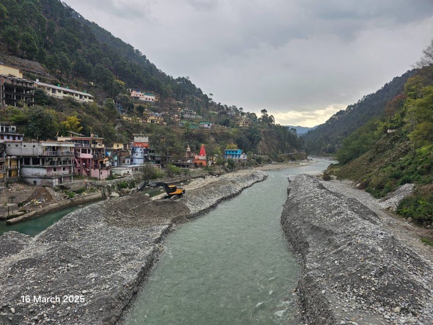 सीएम धामी के आदेश पर थराली की सुरक्षा के लिए पिंडर नदी में रिवर ड्रेजिंग शुरू*