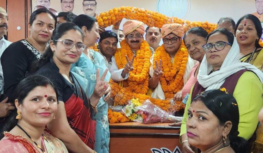 विधायक शिव अरोरा के नेतृत्व मे भाजपा कार्यकताओ ने पार्टी कार्यालय पर नवनियुक्त जिला कमल जिंदल का किया जोरदार स्वागत*