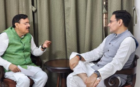 सितारगंज में पूर्व विधायक राजेश शुक्ला ने गन्ना मंत्री सौरभ बहुगुणा से की मुलाकात, गन्ना किसानों और चीनी मिल कर्मचारियों के मुद्दों पर हुई विस्तृत चर्चा