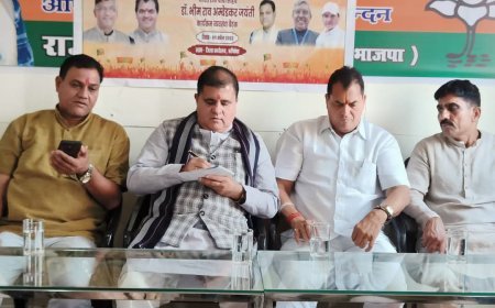 समुदाय विशेष का जिक्र आते ही कांग्रेसी करते है संविधान को दरकिनार: भट्ट