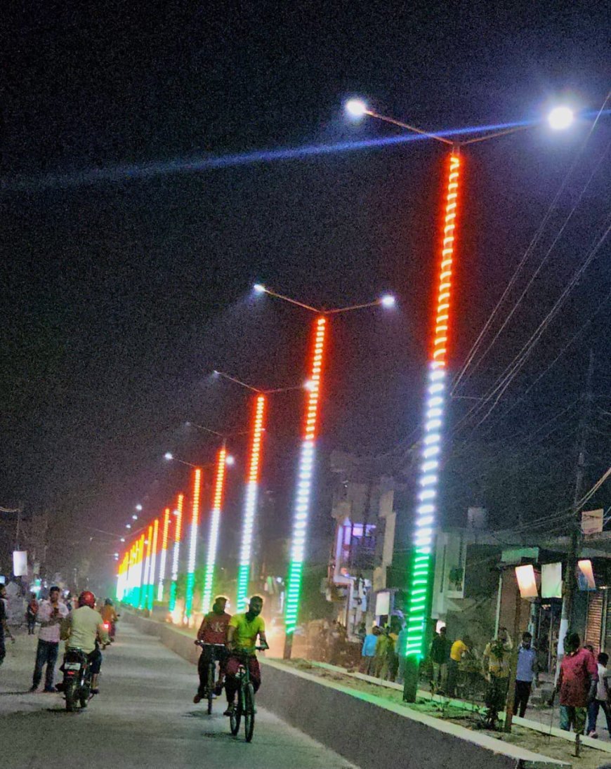 दूधिया रोशनी से चमका ट्रांजिट कैम्प मुख्य मार्ग