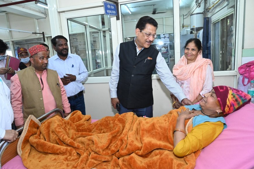 प्रदेश कांग्रेस उपाध्यक्ष धस्माना ने कुट्टू के आटे से बीमार लोगों का दून अस्पताल जा कर जाना हाल