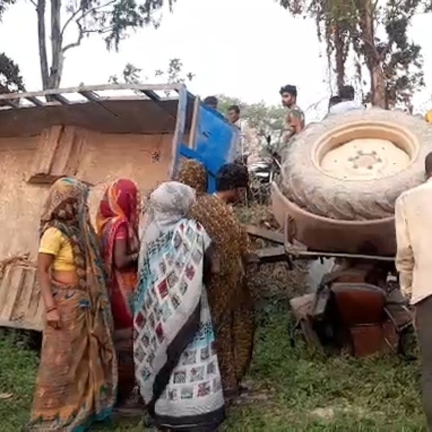सीतापुर में ट्रैक्टर पलटने से किसान की मौत:चीनी मिल से लौटते समय हादसा, रात भर दबा रहा शव, सुबह ग्रामीणों ने देखा