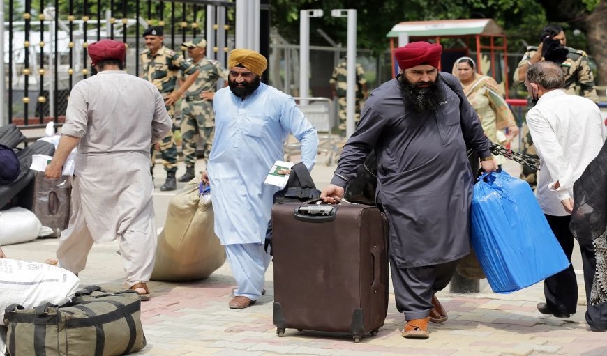 50 वर्षों में पहली बार, 6,700 से ज्यादा सिख पहुंचे पाकिस्तान