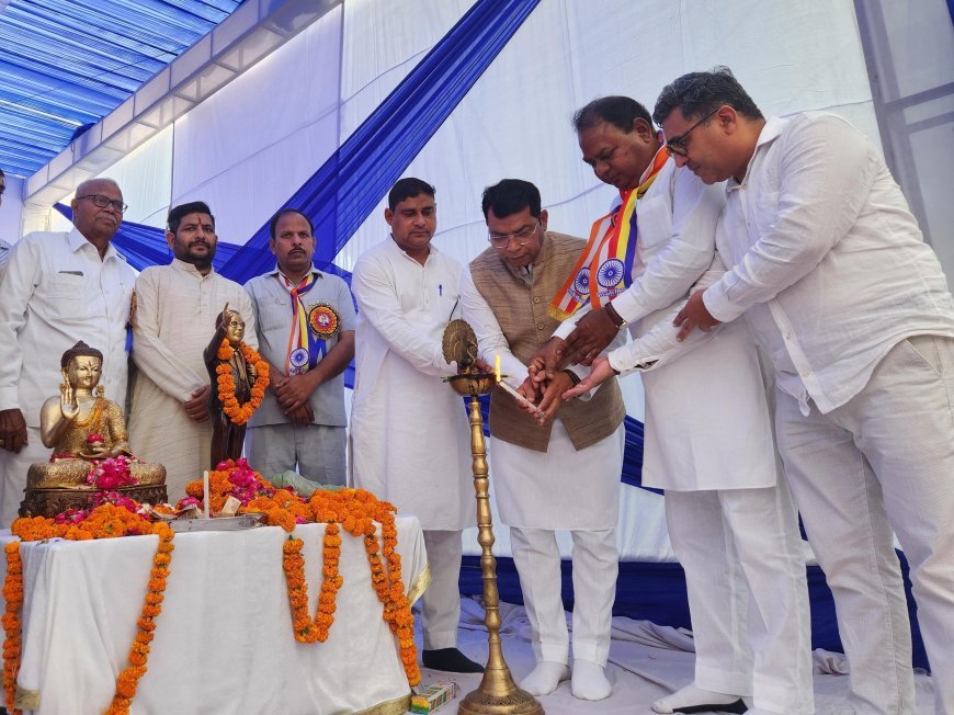 *डॉ भीमराव अम्बेडकर की जयंती पर रुद्रपुर अम्बेडकर पार्क मे आयोजित कार्यक्रम मे शामिल हुऐ विधायक शिव अरोरा*