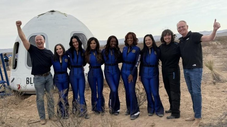 Blue Origin ने रचा इतिहास, पॉप स्टार कैटी पेरी समेत 6 महिलाएं अंतरिक्ष की सैर कर वापस लौटीं