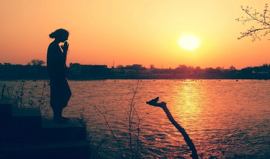 Mesh Sankranti 2025: मेष संक्रांति पर सूर्य देव की उपासना का होता है विशेष महत्व, जानिए मुहूर्त और पूजन विधि