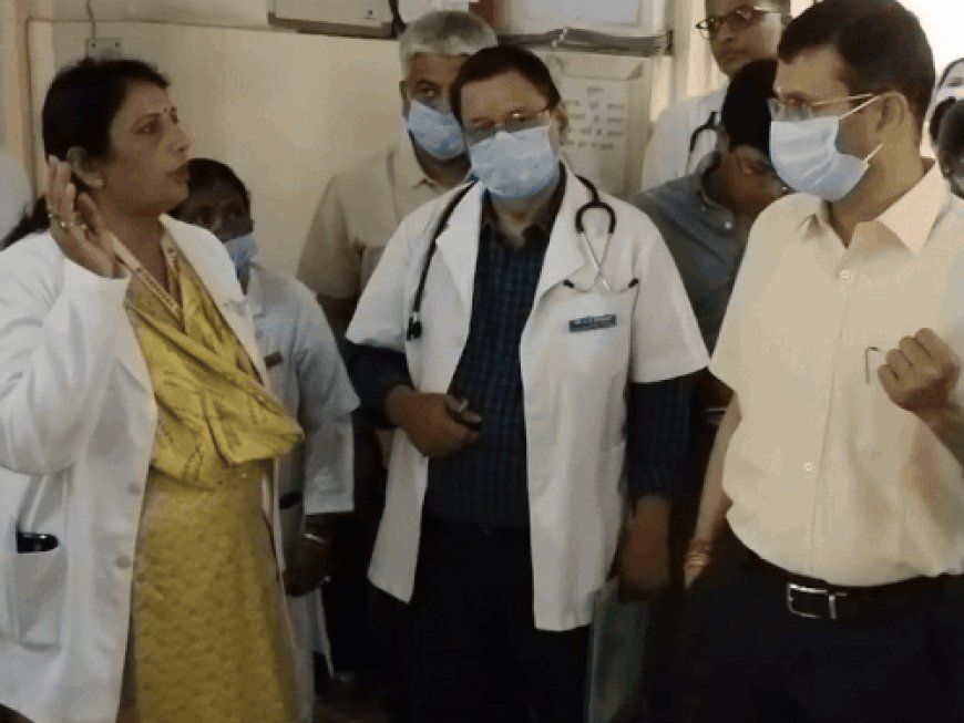 बेली की व्यवस्था फेल, कमिश्नर ने CMS को लगाई फटकार:प्रयागराज कमिश्नर पहुंचे औचक निरीक्षण करने, CMS से बोले- बंद करिए बहानेबाजी, काम करिए