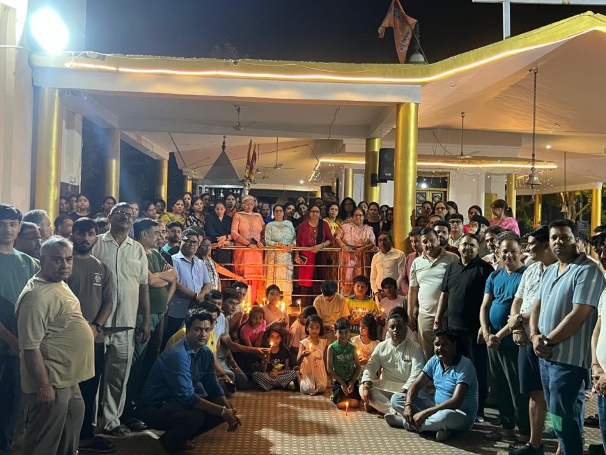 ओमेक्स कॉलोनी में पहलगाम में हुए नरसंहार को लेकर सैकड़ो लोगों ने पूरी कॉलोनी में कैंडल मार्च निकाला