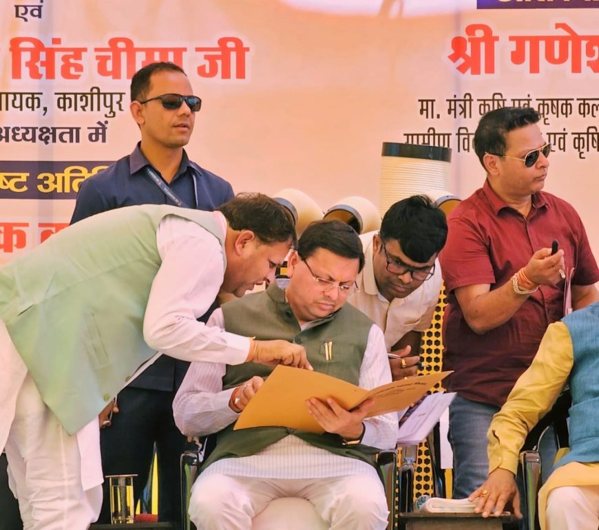 नजूल की समस्या को लेकर महापौर ने सीएम को सौंपा ज्ञापन