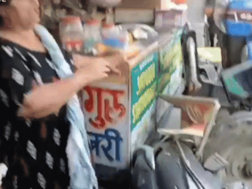 तेज रफ्तार ट्रैक्टर दुकान के काउंटर से टकराया:फरीदाबाद में ईट से भरी ट्राली लेकर जा रहा था, नियंत्रण खोया, एक बच्चा घायल