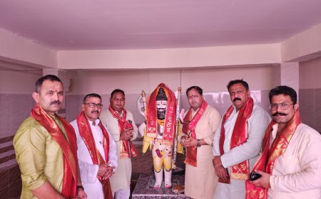 रूद्रपुर में भगवान परशुराम की विशाल मूर्ति का अनावरण
