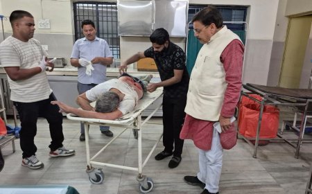 किच्छा में भीषण सड़क दुर्घटना: पूर्व विधायक राजेश शुक्ला ने दिखाई मानवीय संवेदनशीलता, तुरंत सहायता कर बचाई जान