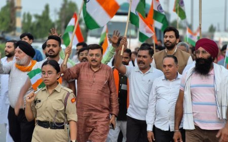 भव्य तिरंगा यात्रा के माध्यम से सेना का सम्मान और प्रधानमंत्री का आभार, पूर्व विधायक राजेश शुक्ला ने दी कड़ी प्रतिक्रिया