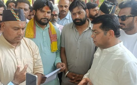 विधायक शिव अरोरा का लव जिहाद के खिलाफ चढ़ा पारा  उल्टा लटका देने कि कही बात, विधायक ने पुलिस को कठोर कार्यवाही करते हुऐ नाबालिक लड़की के सकुशल वापसी की कही बात*