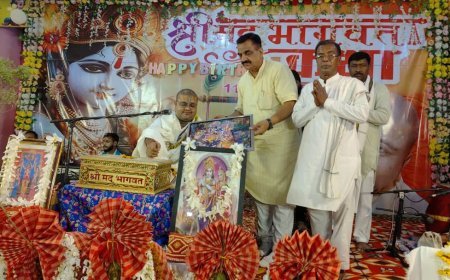 ठुकराल ने कथावाचक राधा कृष्ण दास और उनकी टीम को किया सम्मानित