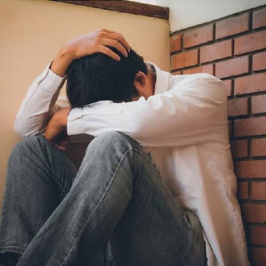 नोएडा में नशे में युवक ने काटा अपना प्राइवेट पार्ट:गंभीर हालत में दिल्ली के सफदरजंग अस्पताल में भर्ती, कमरे में महिला थी मौजूद