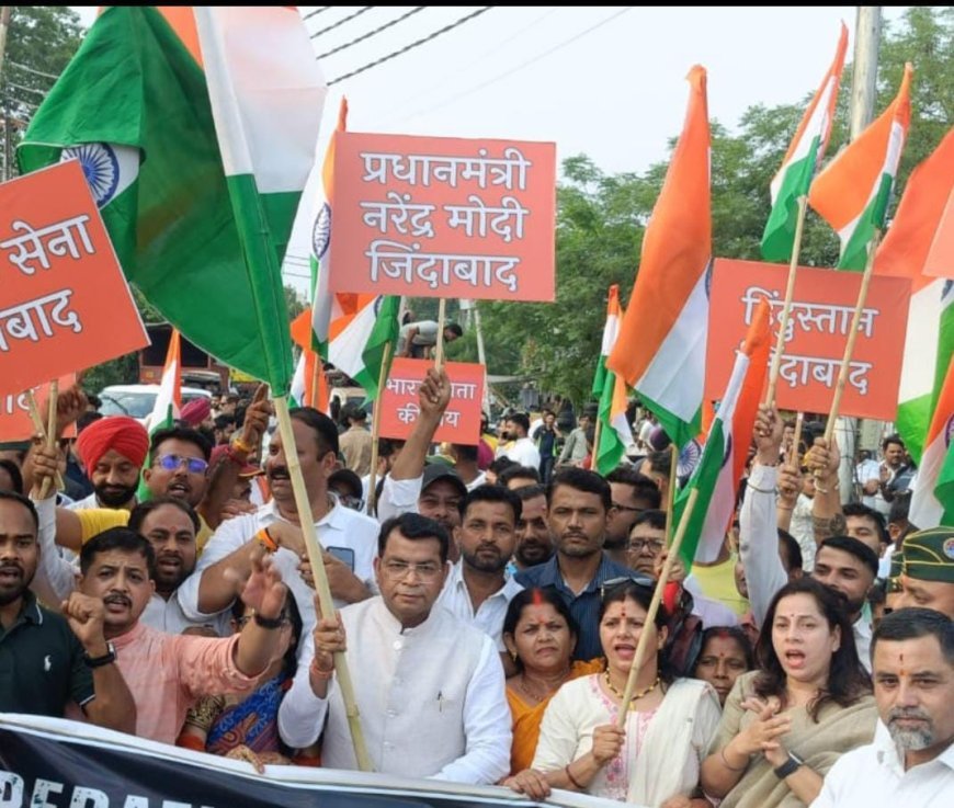 विधायक शिव अरोरा के नेतृत्व मे रुद्रपुर मुख्य बाजार मे सेना के सम्मान मे निकली शौर्य यात्रा, विधायक बोले प्रधानमंत्री नरेंद्र मोदी ने पाकिस्तान मे एयर स्टाइक कर आतंक को दिया मुँहतोड़ जवाब*