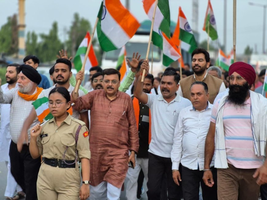 भव्य तिरंगा यात्रा के माध्यम से सेना का सम्मान और प्रधानमंत्री का आभार, पूर्व विधायक राजेश शुक्ला ने दी कड़ी प्रतिक्रिया