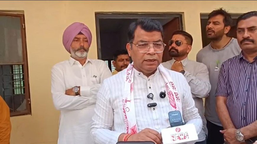 विधायक शिव अरोरा ने प्रशासनिक अधिकारियो संग समाज कल्याण की बिल्डिंग का किया स्थालीय निरक्षण, विधायक ने कहा केंद्रीय विद्यालय को जल्द रुद्रपुर शुरू कराने का प्रयास*