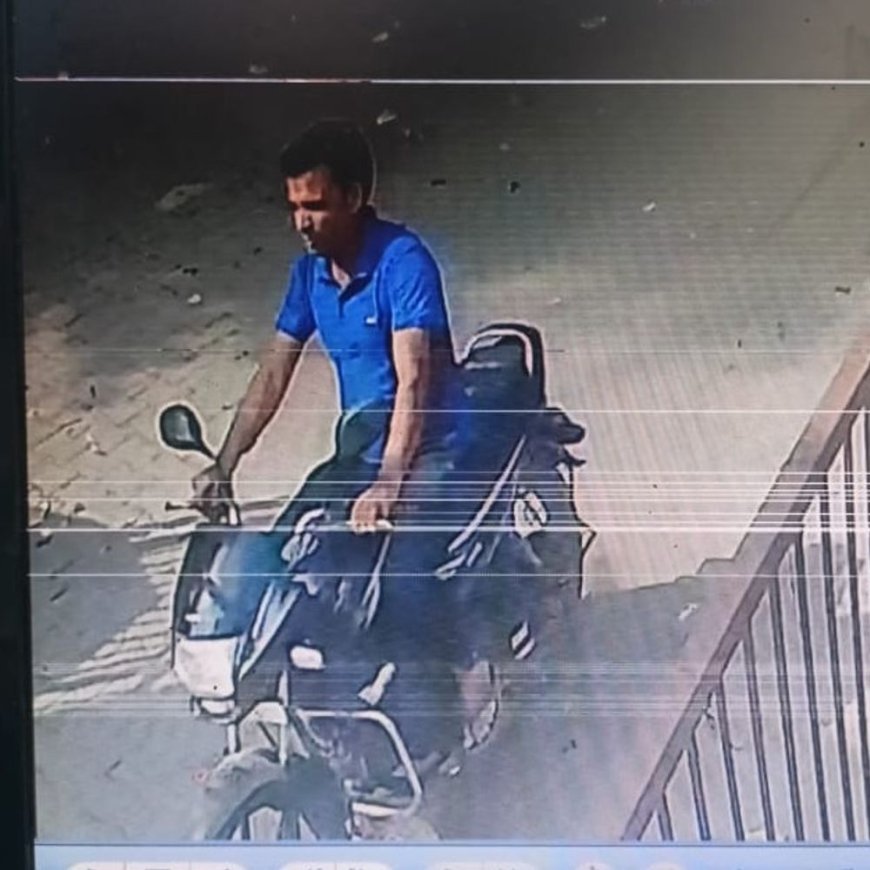 सीतापुर जिला अस्पताल से बाइक चोरी, VIDEO:दवाई लेने आए युवक की बाइक ले उड़ा चोर, सीसीटीवी में कैद हुई घटना