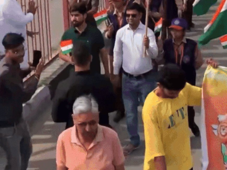 पूंडरी में पूर्व सैनिकों-स्कूली बच्चों ने निकाली तिरंगा यात्रा:MLA जांबा बोले- हमारे लिए सेना सर्वोपरी; भारत माता की जय के गूंजे नारे
