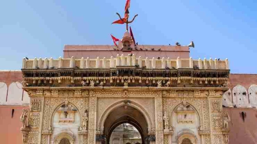 करणी माता मंदिर पहुंचे पीएम मोदी, जानिए क्यों खास है सरहदी जिले में बना यह मंदिर?