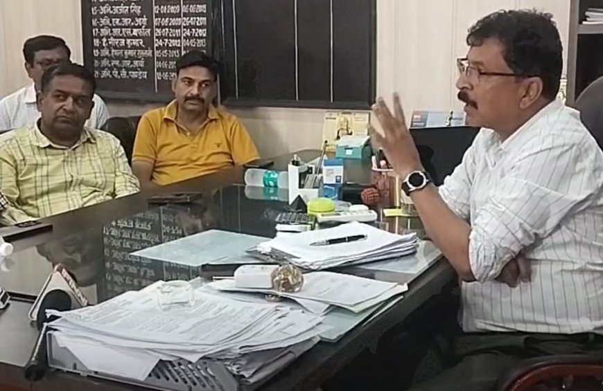 इंडस्ट्री एरिया में विद्युत कटौती, लोवोल्टेज से परेशान व्यापारियों ने आज व्यापार मंडल की अगवाई में विद्युत विभाग के अधिशासी अभियंता का घेराव किया