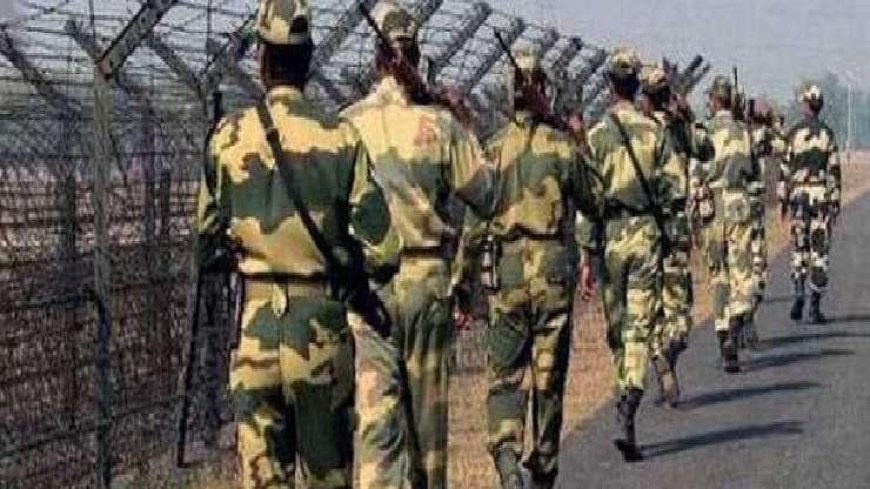 गुजरात में भारत पाकिस्तान सीमा पर BSF की कार्रवाई में घुसपैठिया मारा गया