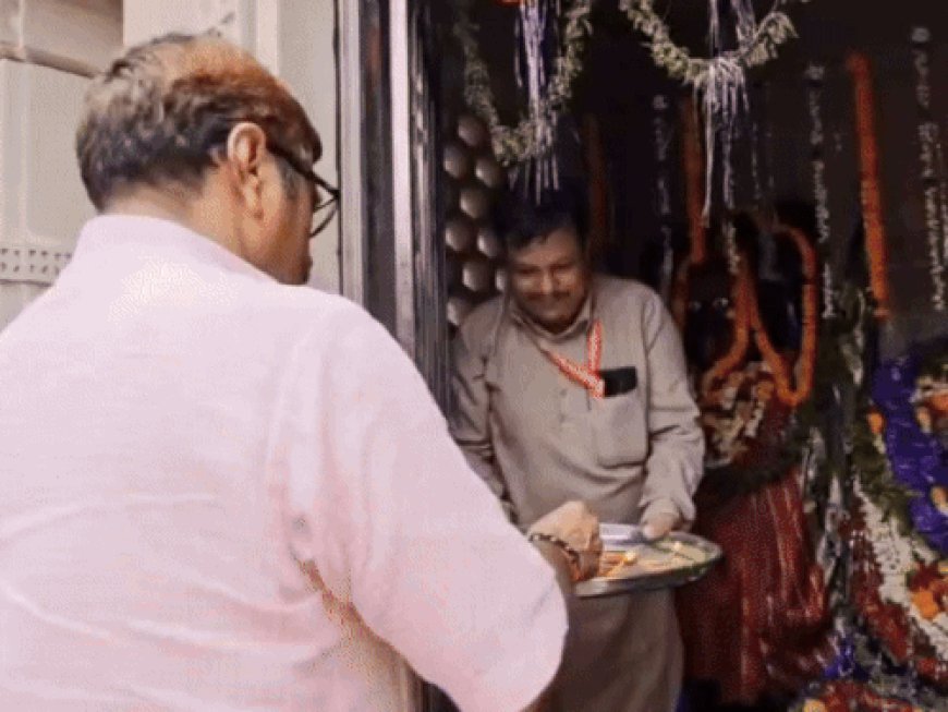 काशी विश्वनाथ मंदिर में मनाया गया शनि जयंती:न्यास द्वारा किया गया विशेष पूजा,शनि चालीसा पाठ का हुआ आयोजन, हजारों भक्तों ने किया दर्शन पूजन