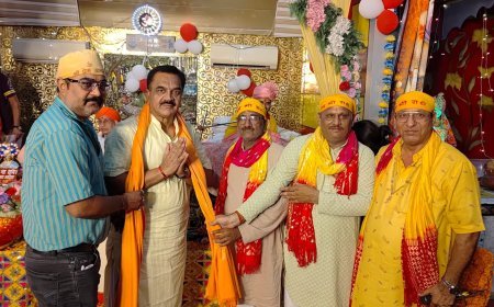 संपतपुर जाफरपुर स्थित श्री प्रेम आश्रम धाम में 74वें वार्षिक विशाल जागरण के उपलक्ष्य में श्री गुरू गायत्री नाथ जी महाराज के सानिध्य में आयोजित श्रीमद भागवत कथा भक्ति ज्ञान यज्ञ के समापन