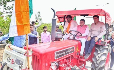 ट्रैक्टर की स्टेयरिंग पर सीएम धामी: जनता से जुड़कर ही होता है सच्चा नेतृत्व*
