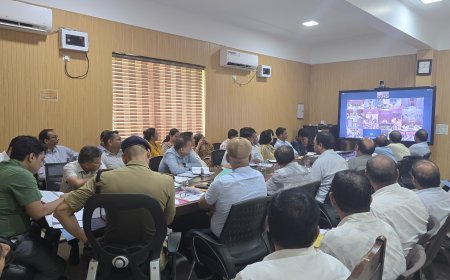 मुख्यमंत्री ने वर्चुअल माध्यम से सीएम हैल्प लाईन 1905 की समीक्षा करते हुए 06 माह से अधिक लंबित शिकायतों पर नाराजगी व्यक्त की