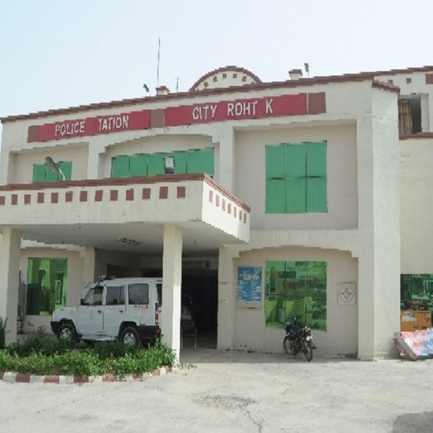 रोहतक में आईपीएल में खट्टा लगाते 2 अरेस्ट:फैक्ट्री में पुलिस रेड में 11 मोबाइल बरामद; हार जीत पर लगवा रहे थे रुपए